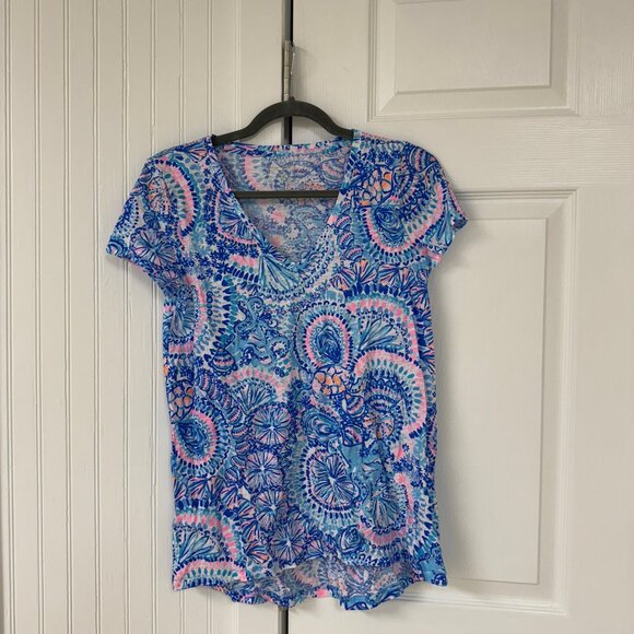 Lilly Pulitzer Etta V Neck Shirt - XS - Blue Grotto - Picture 2 of 5